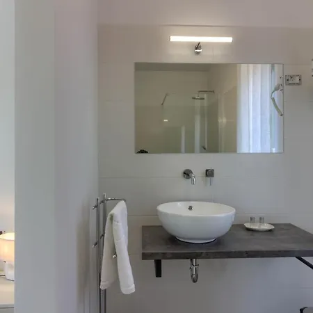 Modern Flavia In Near The Villa Medolino