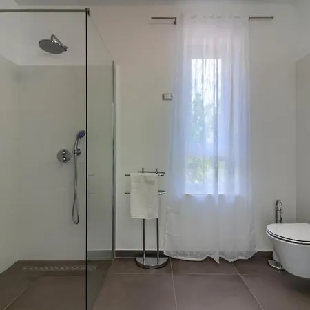 Modern Flavia In Near The * Medolino