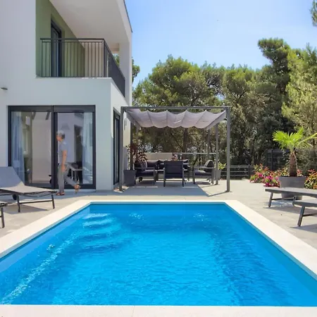 Modern Flavia In Near The * Medolino