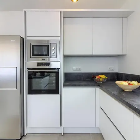 Modern Flavia In Near The Medolino