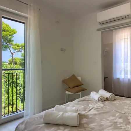 Modern Flavia In Near The * Medolino
