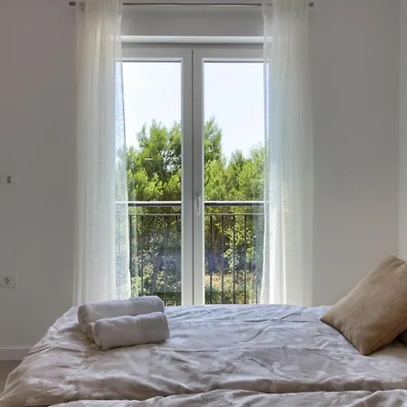 Modern Flavia In Near The Villa *