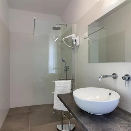Modern Flavia In Near The Villa