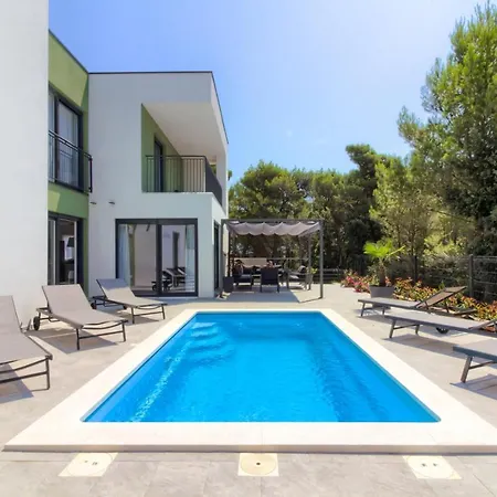 Villa Modern Flavia In Near The Medulin