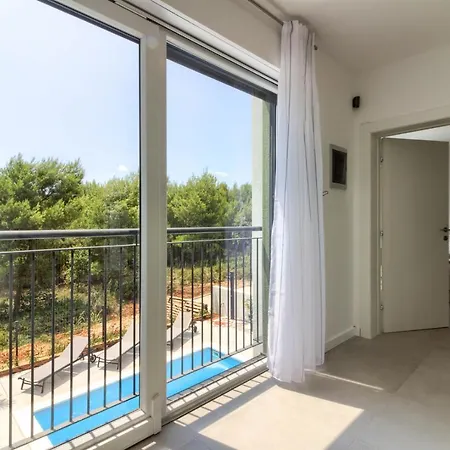 Villa Modern Flavia In Near The *